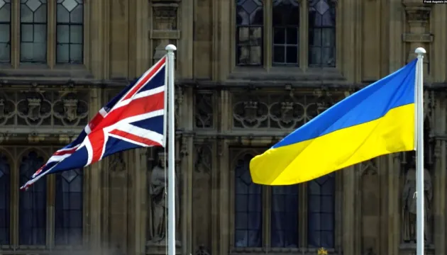 Підроблені обкладинки французьких видань: як фейк про загибель британського майора працює на дискредитацію ЗСУ