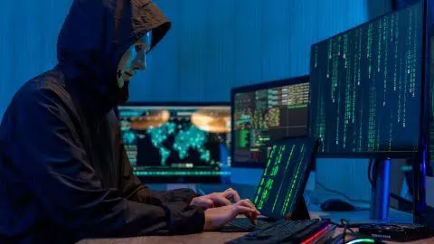 Фейкове кохання та $800 тисяч: як працює індустрія онлайн-шахрайства