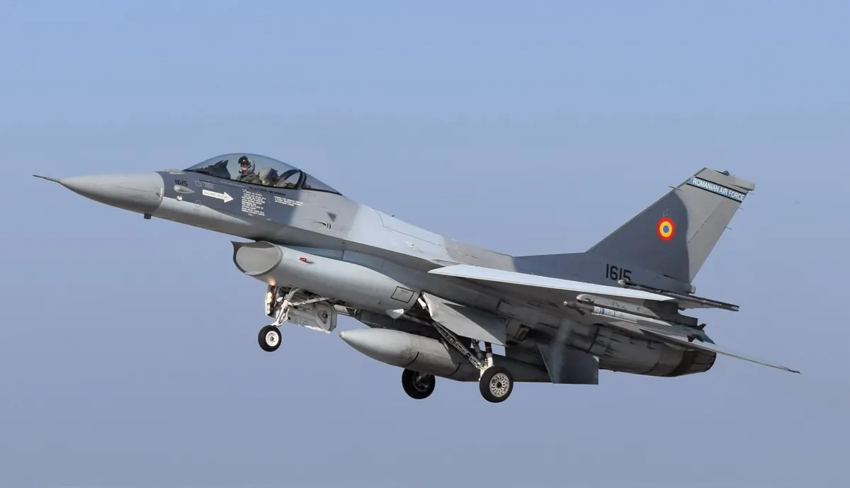 Молдова спростувала фейк про проліт румунських F-16 на параді